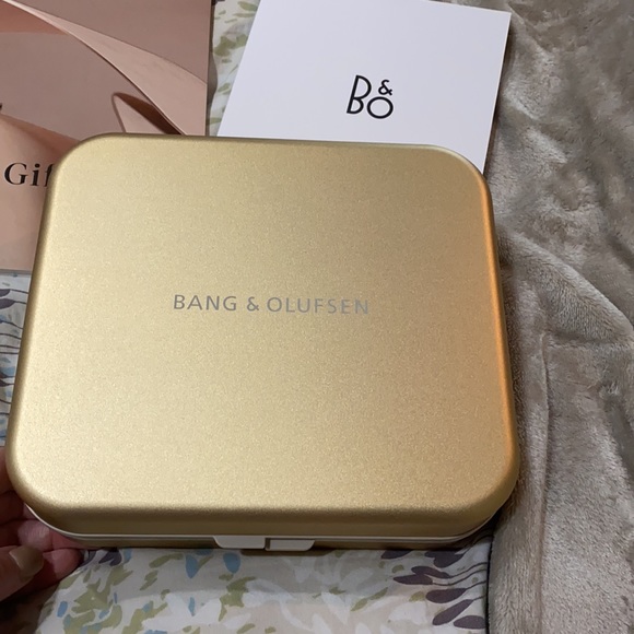 Luxury headphones - Picture 4 of 14